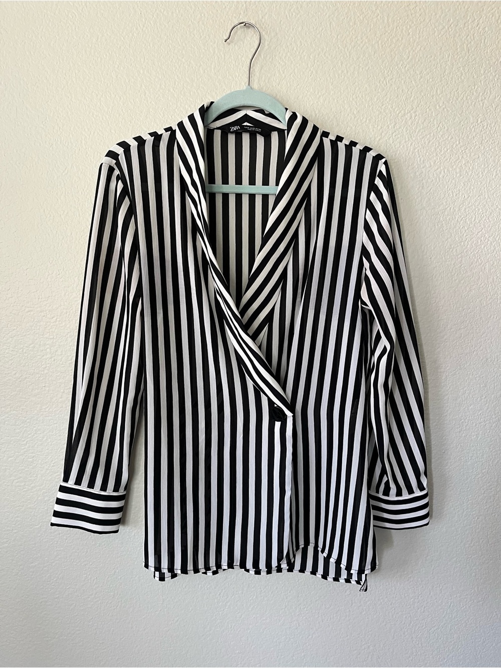 Zara Black & White Vertical Stripe Wrap Single Button Blouse Women’s Size M